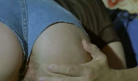 یک زن روسپی می آید به روش شورت سکسی دختر