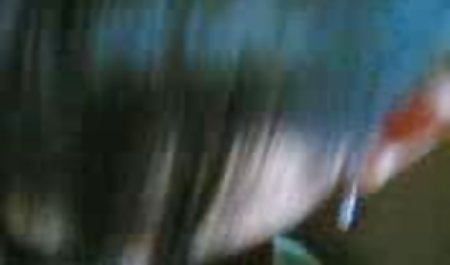 عشق گرما در خارج از خانه در تخت دختر سكس
